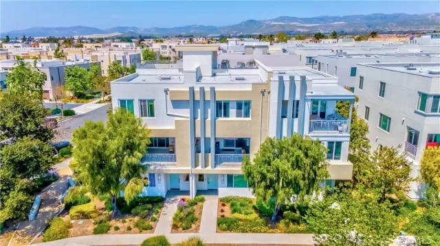 MLS: DW23084664 Condo For Sale