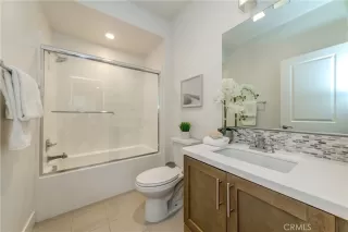 Photo #5: DW23084664 Listing 