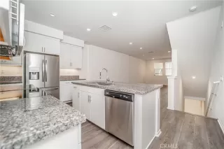 Photo #4: DW23102355 Listing 