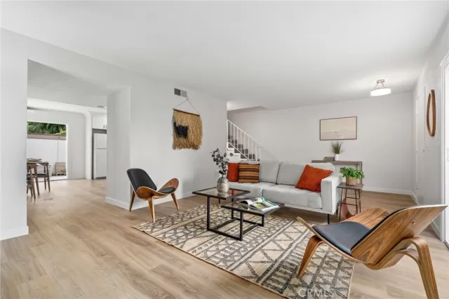 MLS: DW23103233 Condo For Sale