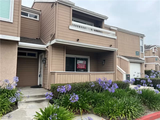 MLS: DW23122498 Condo For Sale