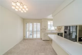 Photo #4: DW23182264 Listing 