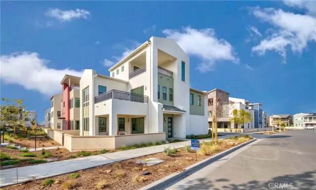 MLS: DW24001562 Condo For Sale