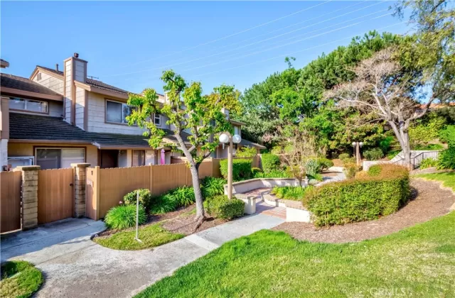 MLS: DW24059172 Condo For Sale