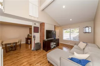 Photo #5: DW24059172 Listing 