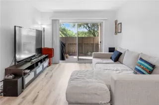 Photo #1: DW24126455 Listing