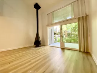 Photo #1: DW24171053 Listing 