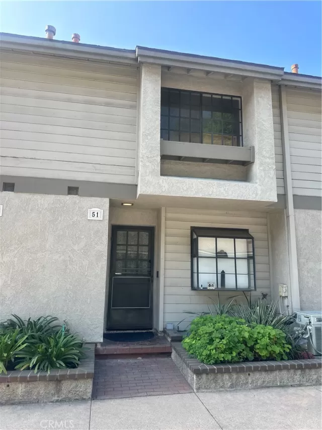 MLS: DW24192214 Condo For Sale