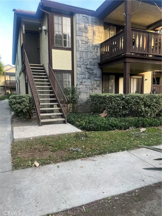 MLS: DW24228468 Condo For Sale