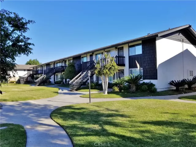 MLS: DW24251220 Condo For Sale