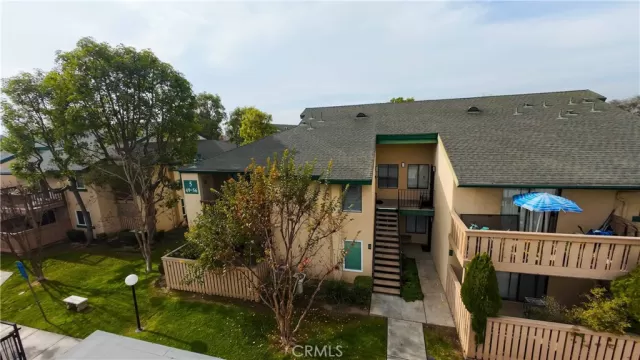 MLS: DW25001769 Condo For Sale