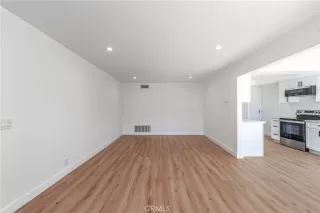 Photo #3: DW25021619 Listing