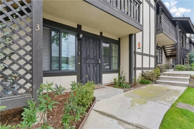 MLS: DW25068661 Condo For Sale