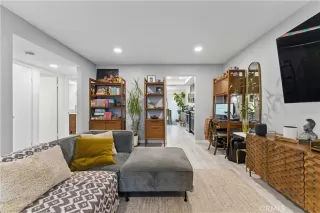 Photo #1: DW25068661 Listing