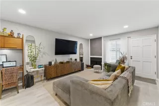 Photo #4: DW25068661 Listing