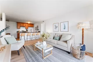 Photo #4: DW25076741 Listing