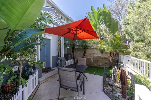 MLS: DW25096792 Condo For Sale