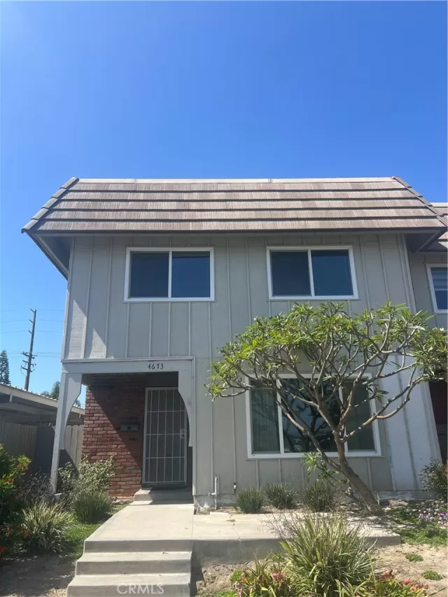 MLS: DW25109576 Condo For Sale