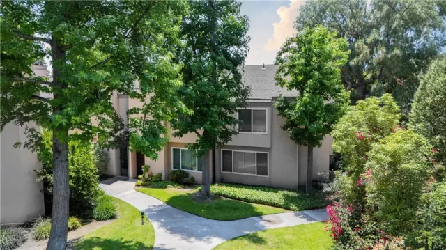 MLS: DW25124961 Condo For Sale