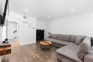 Photo #5: DW25125870 Listing