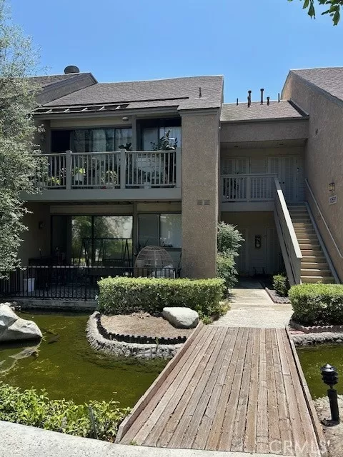 MLS: DW25141392 Condo For Sale