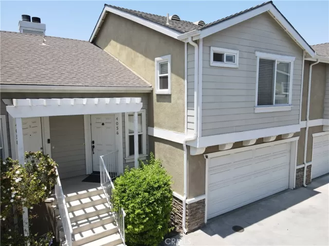 MLS: DW25141648 Condo For Sale