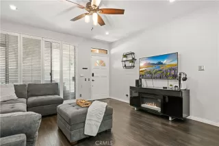 Photo #4: DW25150776 Listing 