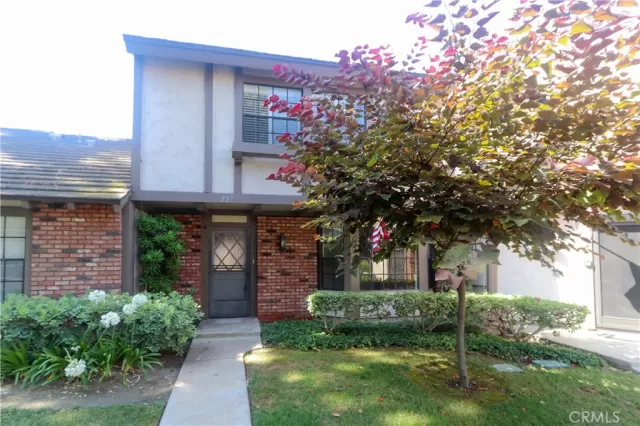 MLS: DW25153355 Condo For Sale