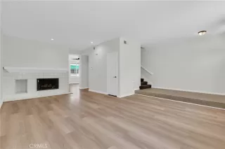 Photo #4: DW25176725 Listing 