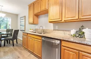 Photo #4: DW25179515 Listing 