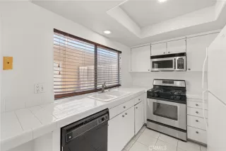 Photo #5: DW25201637 Listing 