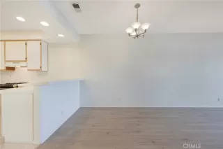 Photo #5: DW25215624 Listing 