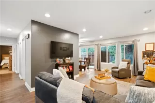 Photo #5: DW25236556 Listing 