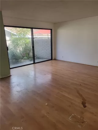 Photo #5: DW25269548 Listing