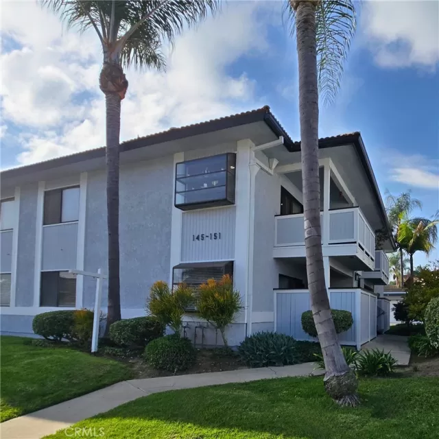 MLS: DW25276578 Condo For Sale