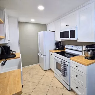 Photo #5: DW25276578 Listing