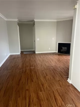 Photo #4: DW26003775 Listing