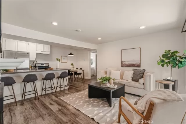 MLS: DW26004518 Condo For Sale