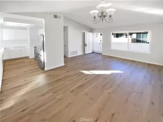 Photo #1: DW26008878 Listing 