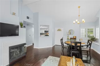 Photo #5: DW26011294 Listing 