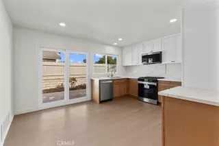 Photo #4: DW26031943 Listing