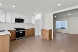 Photo #5: DW26031943 Listing