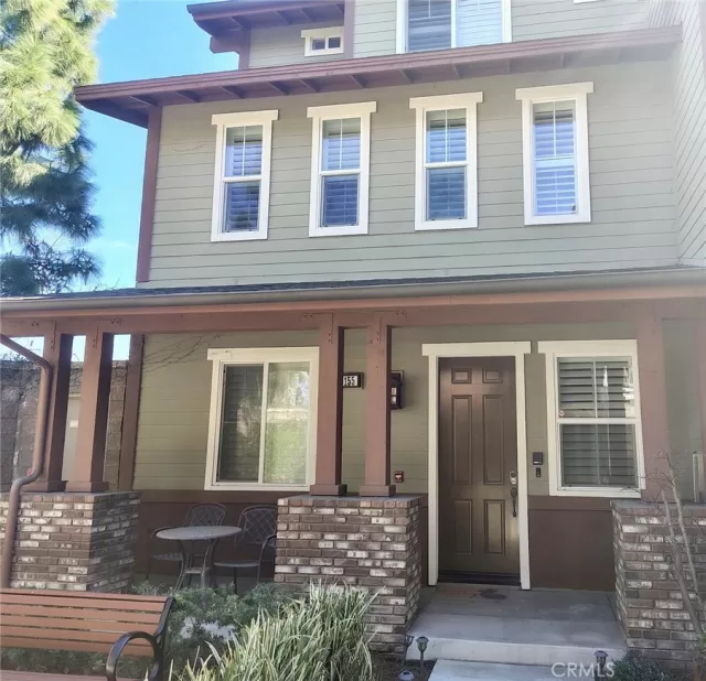 MLS: DW26042504 Condo For Sale