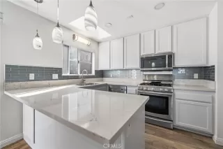 Photo #5: DW26045763 Listing 