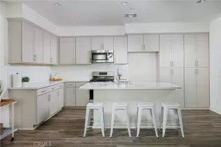 Photo #1: DW26072341 Listing 