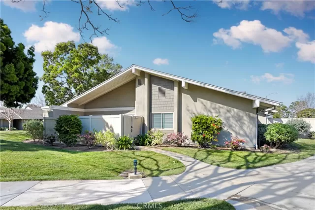 MLS: DW26077023 Condo For Sale