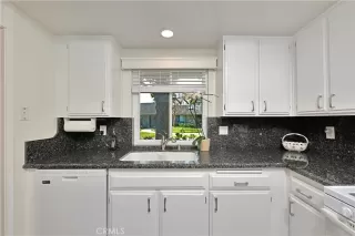 Photo #4: DW26077023 Listing