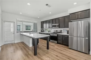 Photo #5: DW26109947 Listing 