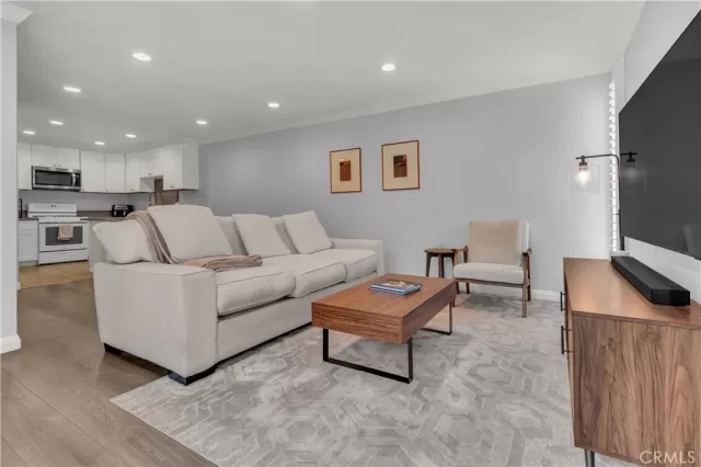 MLS: DW26138406 Condo For Sale