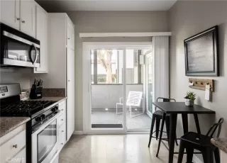 Photo #6: EV24047352 Listing 